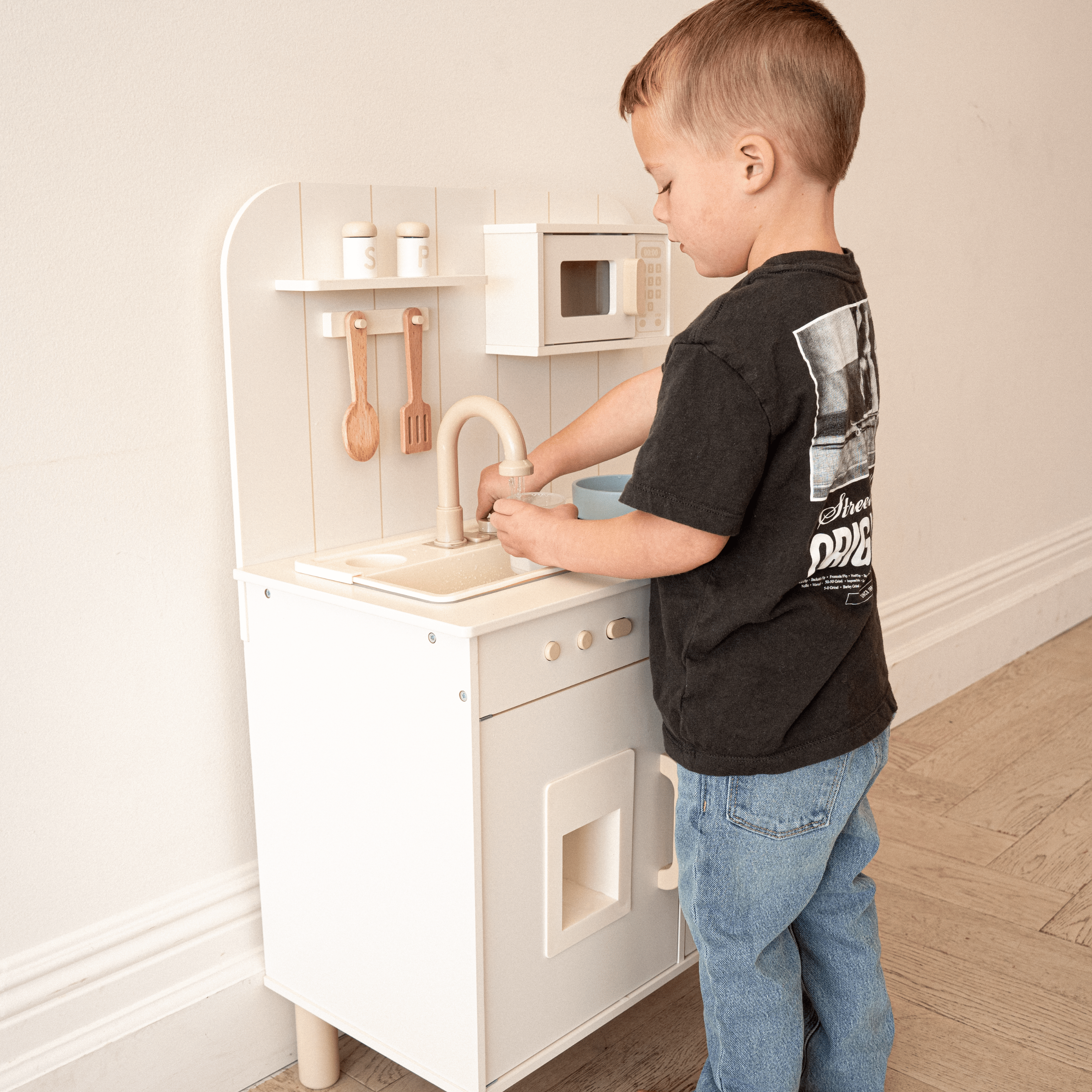 Play Kitchen